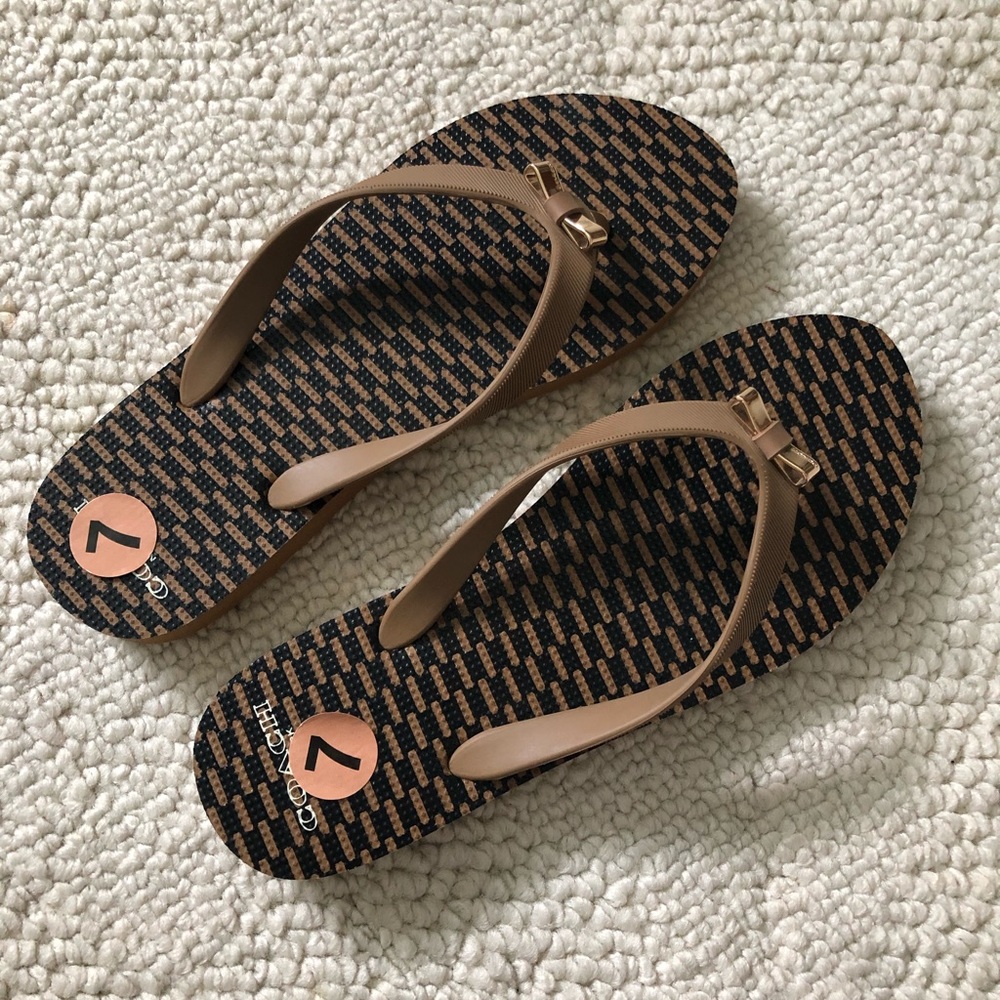 Coach flip flops Sz 7-8 NEW